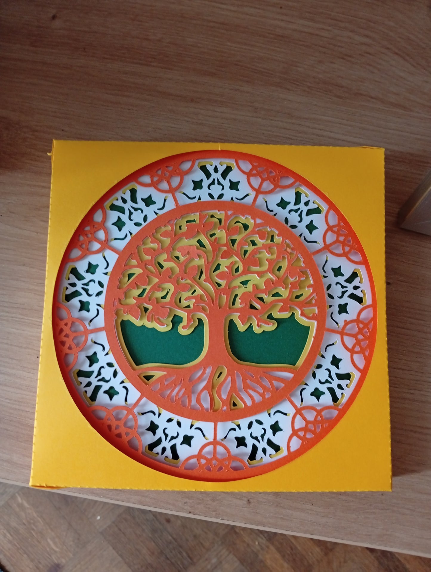 🌳 Création artisanale – Arbre de vie en papier découpé