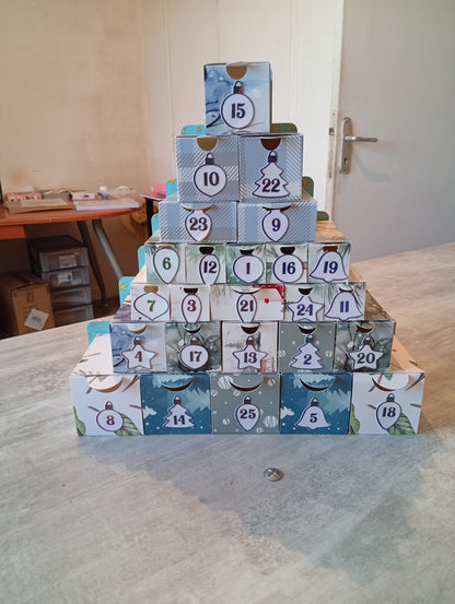 🎄 Calendrier de l’Avent en papier cartonné – à remplir soi-même  ( motif aléatoire)